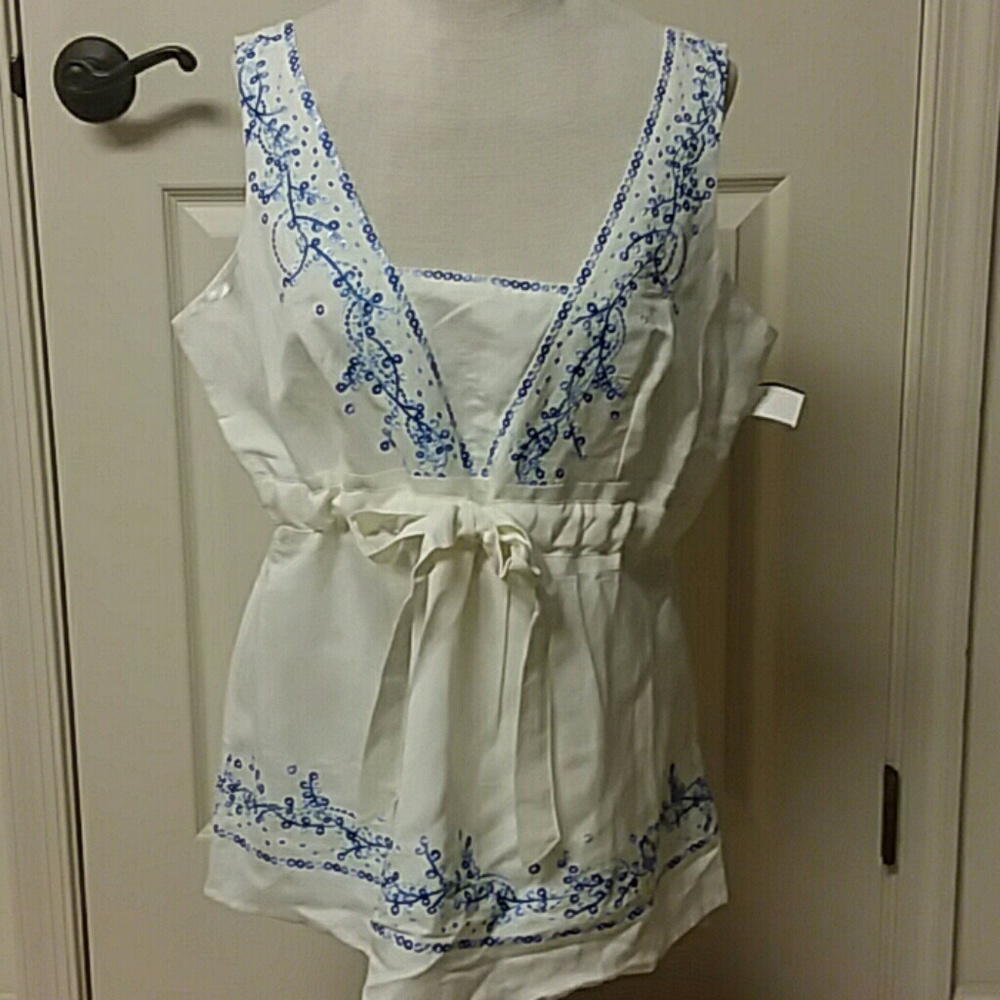 Jennifer Eden size 10 embroiederd shirt